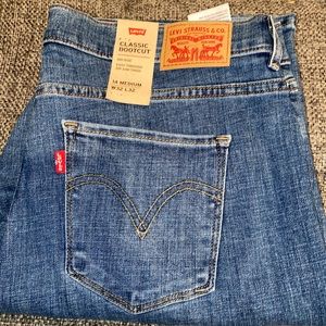 Levi Boot Cut Jeans